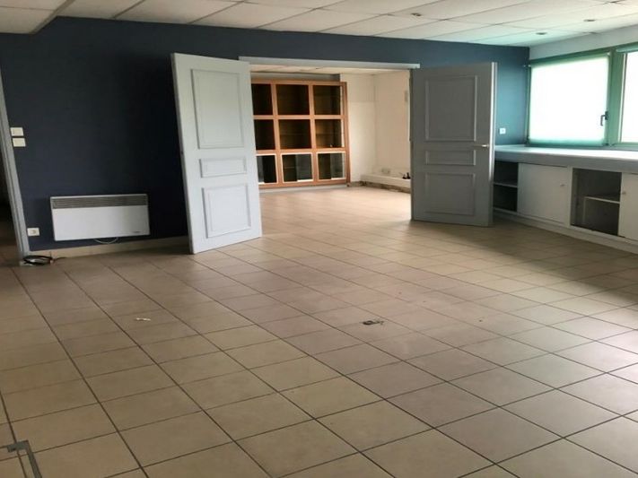 Location Belleville sur Saône - 2 lots d'activité d'une surface totale de 991 m² divisibles à partir de 305 m²