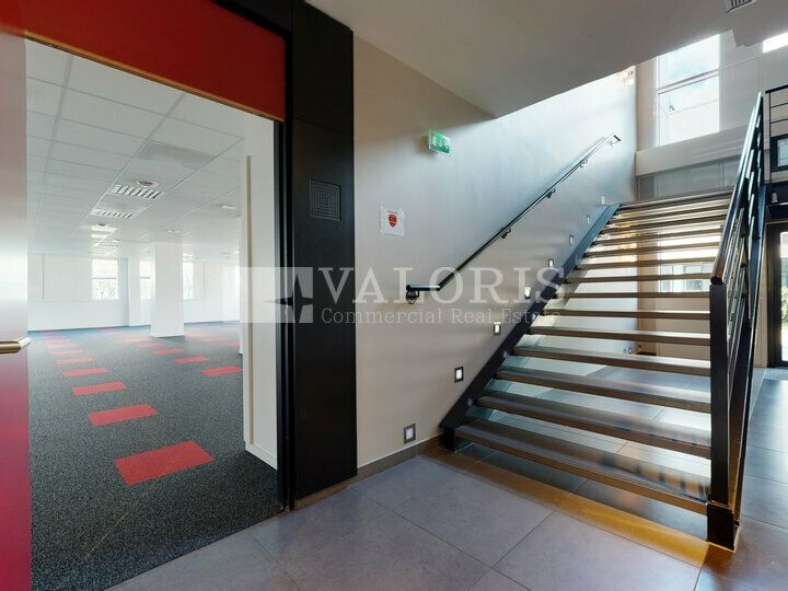 Bureaux disponibles à la location : plateaux lumineux et fonctionnels !