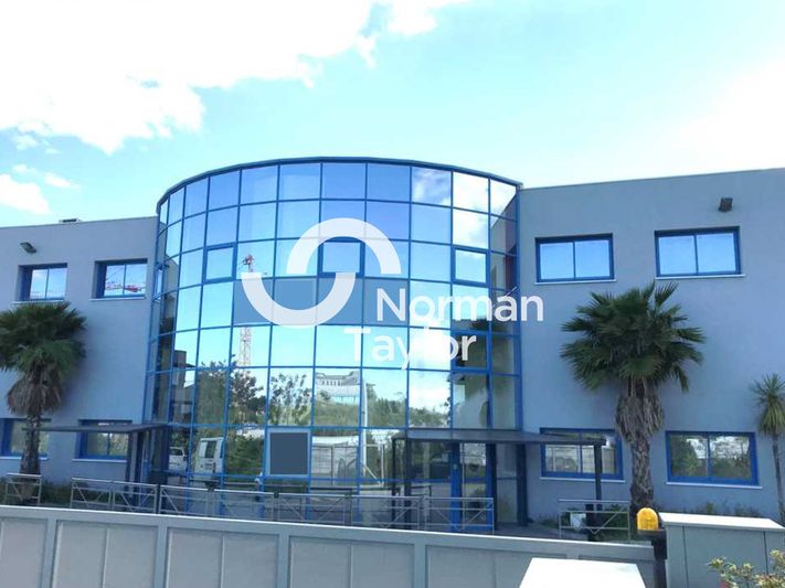 Location bureaux 106 m² divisibles à partir de 22 m²