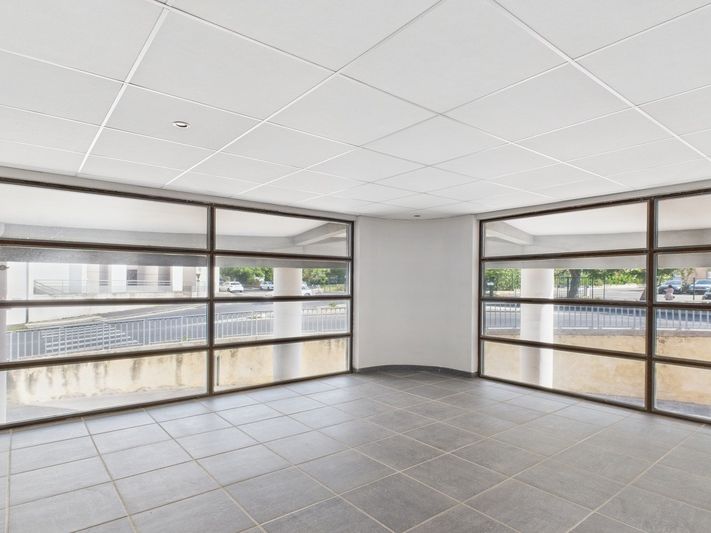 Bureaux aménagés à louer sur Montpellier, belles prestations et places de parking 