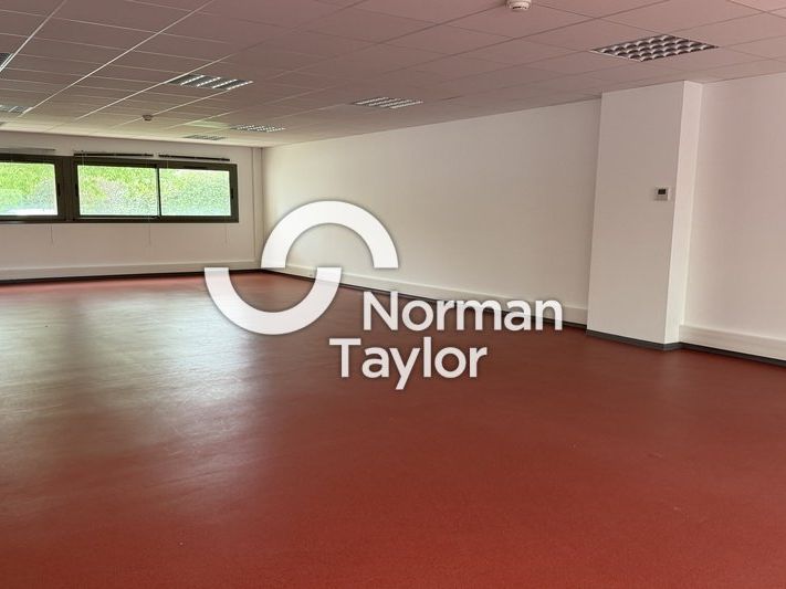 Bureaux en open space à louer au Parc Aéroport