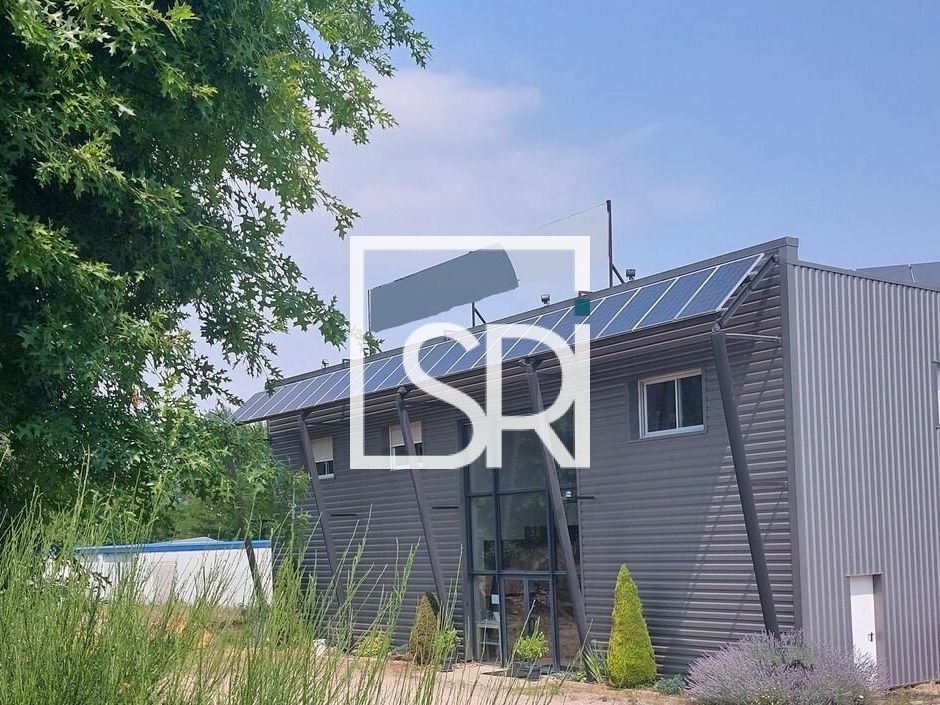 PROCHE A75 - LOCATION  LOCAL COMMERCIAL / BUREAUX AVEC SHOWROOM  - 63114 COUDES