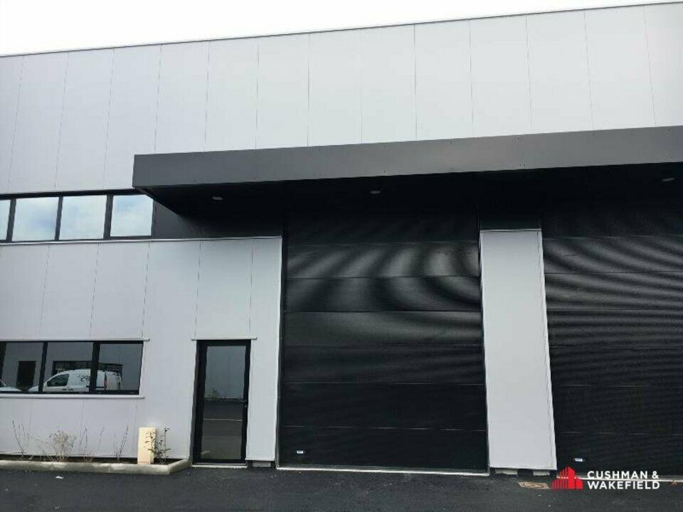Location local d''activites 318 m² non divisibles
