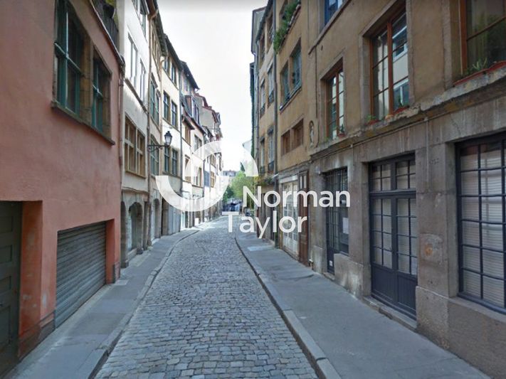 Vente fonds de commerce 77 m² non divisibles