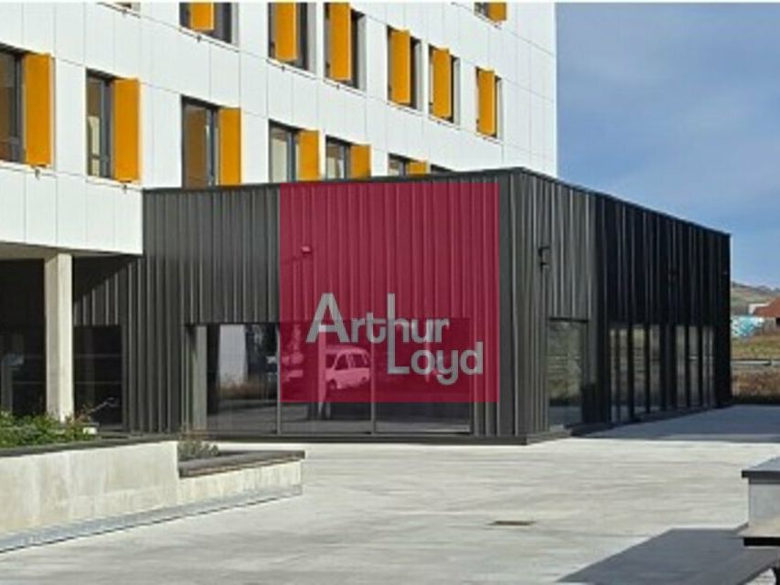 CLERMONT-FERRAND LA PARDIEU A  LOUER LOCAL COMMERCIAL 284  M²