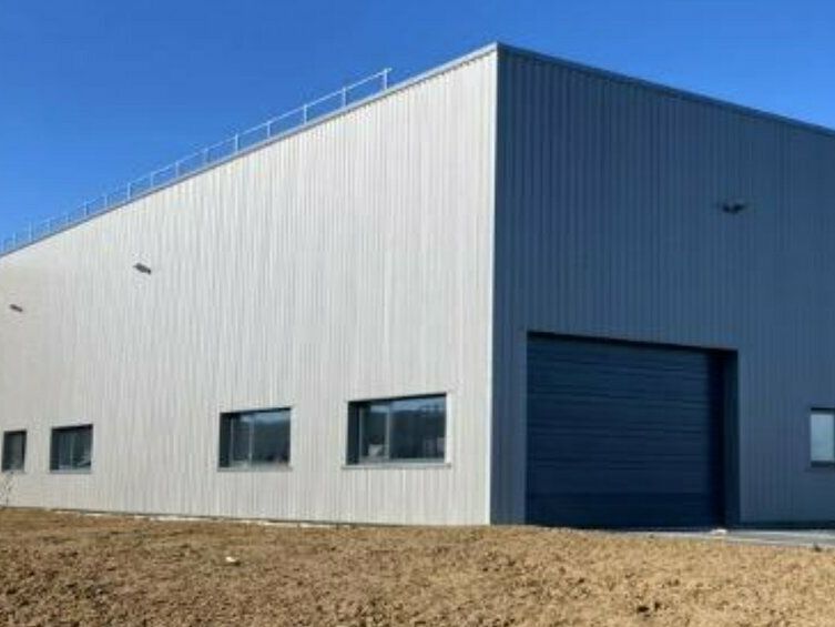 Location entrepot 1972 m² non divisibles