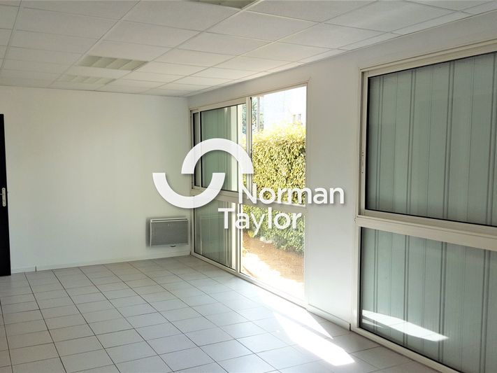 Location bureaux 100 m² non divisibles