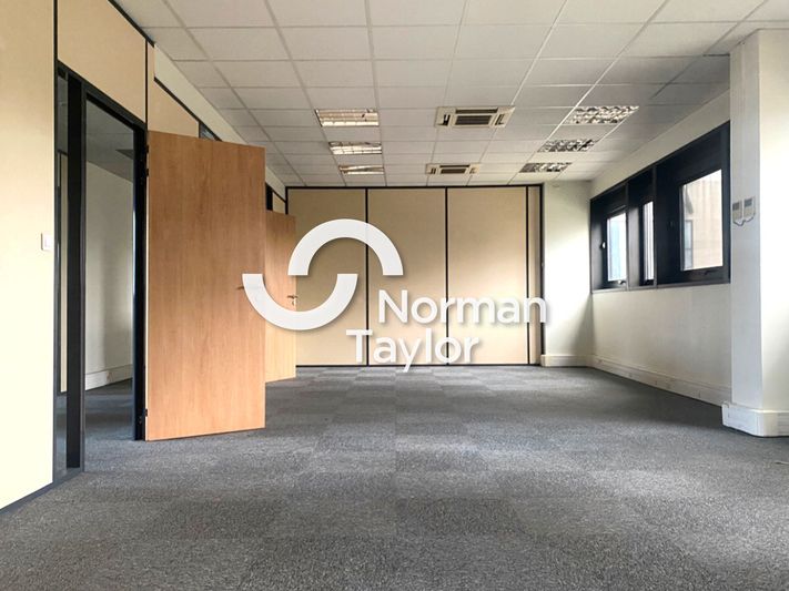 Location bureaux 256 m² non divisibles