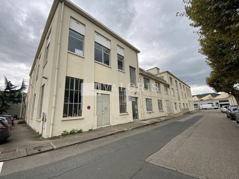 Location bureaux 138 m² non divisibles