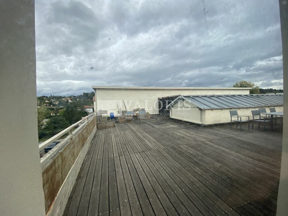 Valoris Real Estate vous propose à la location des bureaux neufs à Neuville-sur-Saône, au sein du Parc "Neuville industrie" dans un cadre industriel historique des années 50 reconverti en parc de multiples activités.