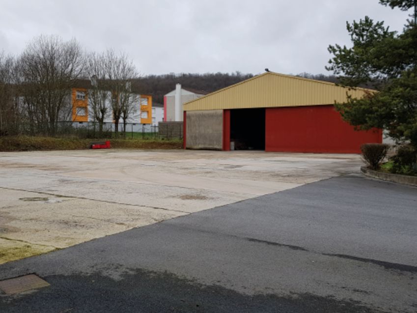 Vente local d''activites 714 m² non divisibles