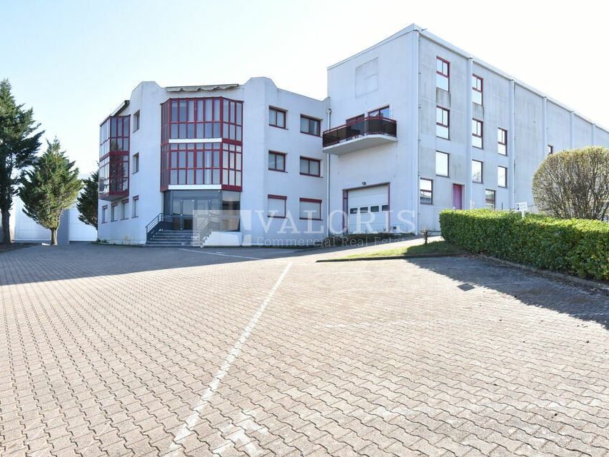 Location entrepot 3365 m² non divisibles