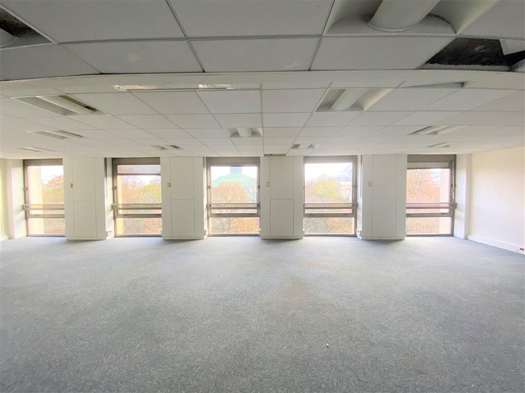 Location bureaux 178 m² non divisibles