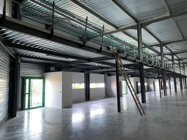 Plusieurs surfaces disponibles à partir de 154 m² à Mions
