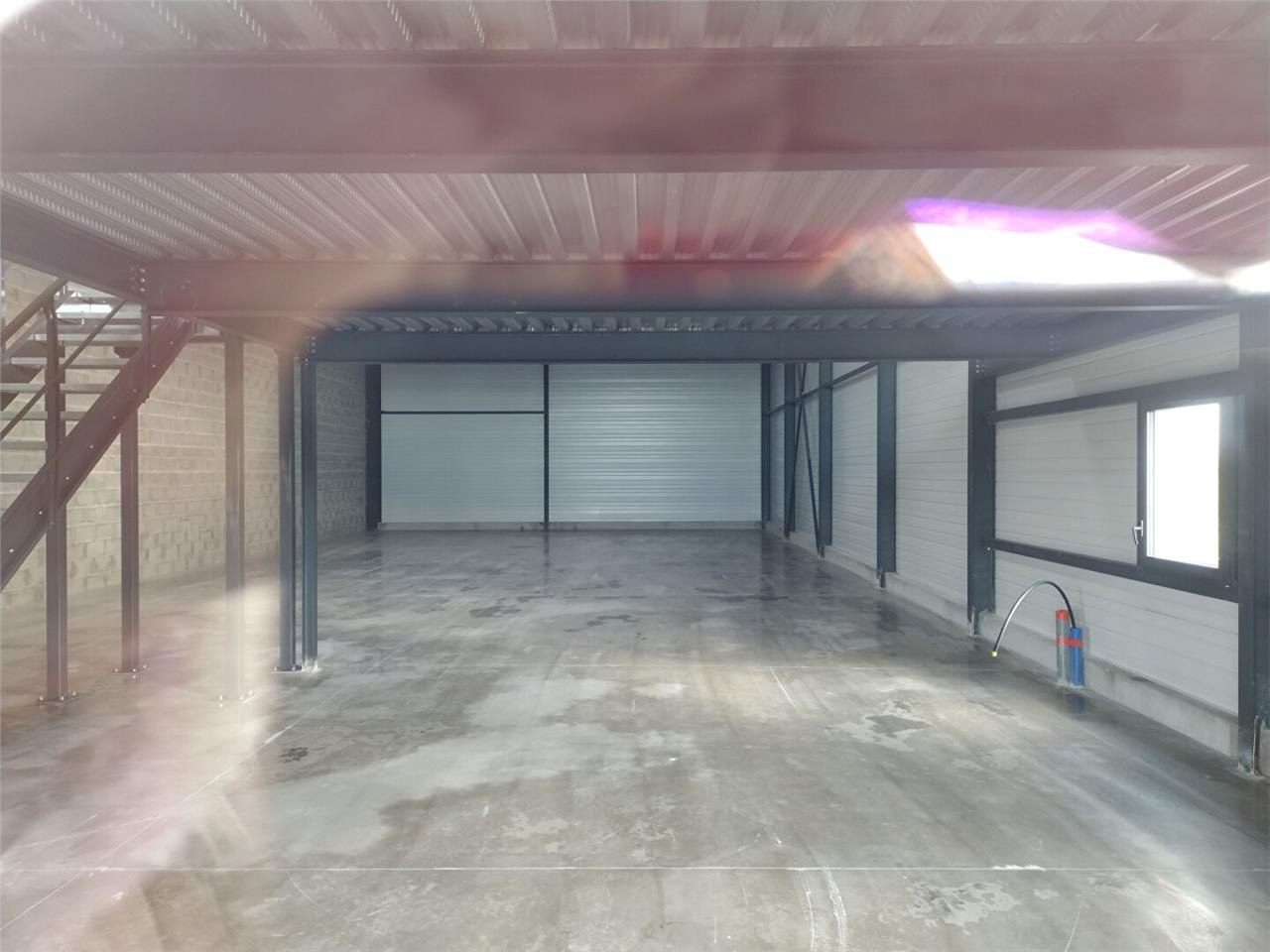 Location local 306.00 m² à BRETTEVILLE SUR ODON