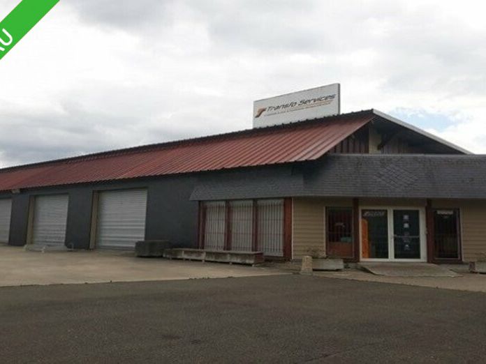 Location entrepot 231 m² non divisibles