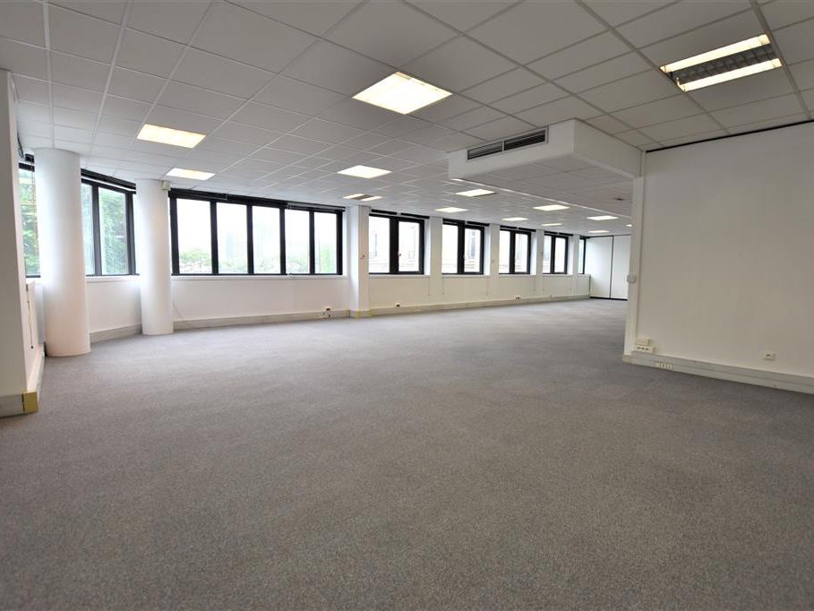 Location bureaux 1844 m² divisibles à partir de 112 m²