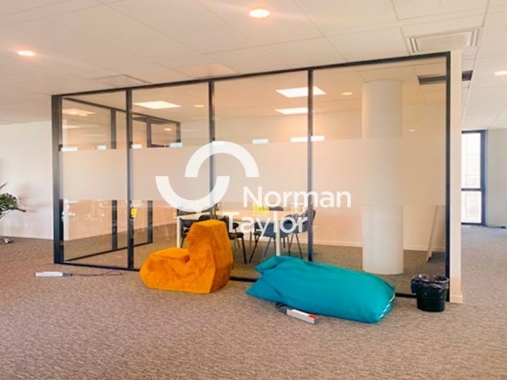 Location bureaux 800 m² non divisibles