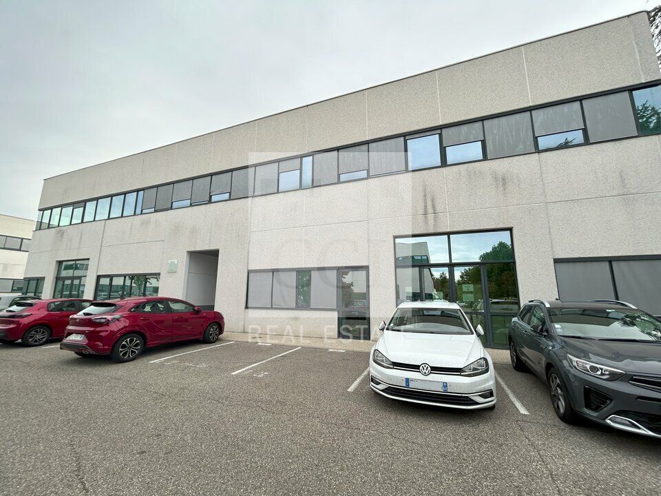 Location bureaux 482 m² divisibles à partir de 121 m²