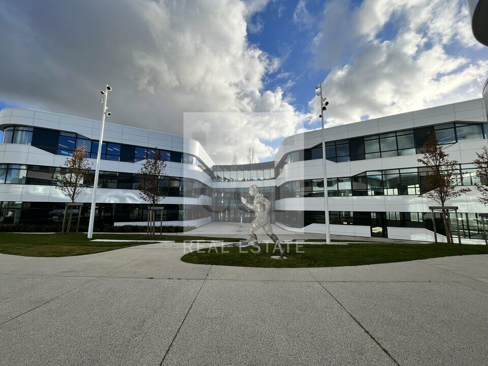 Location bureaux 243.8 m² non divisibles