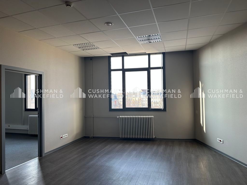 Location bureaux 273 m² non divisibles
