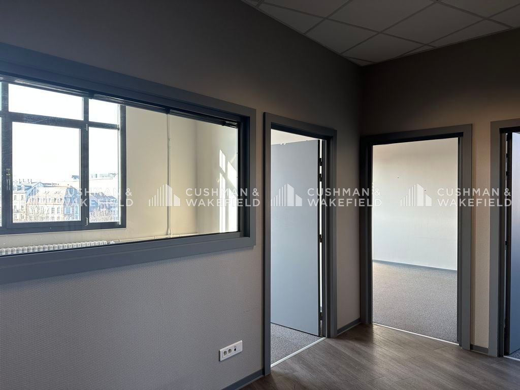 Location bureaux 273 m² non divisibles