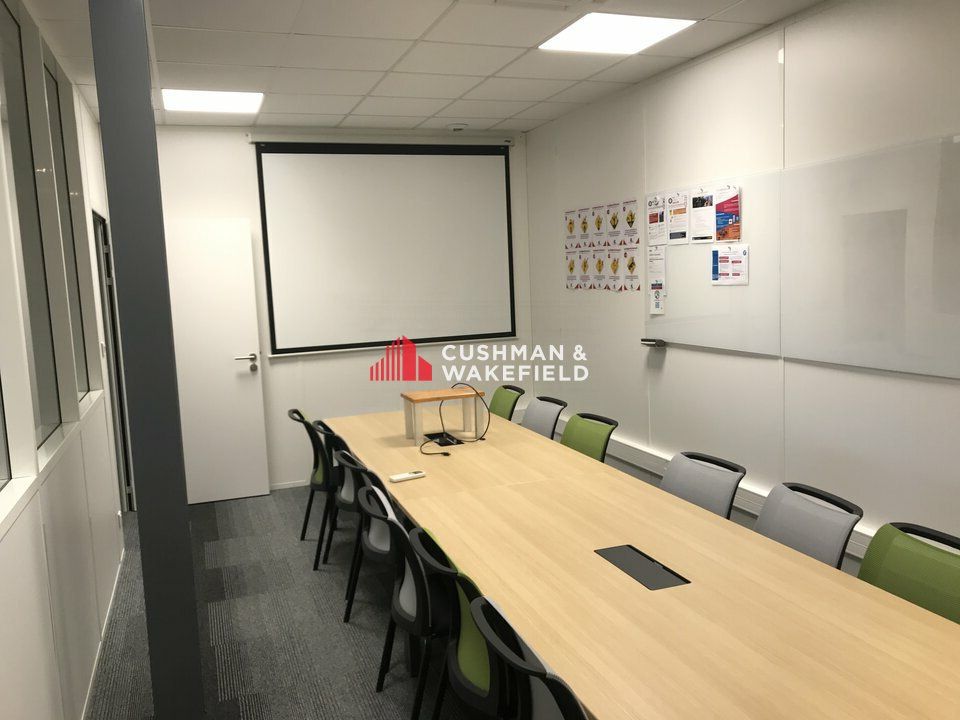 Location bureaux 200 m² non divisibles
