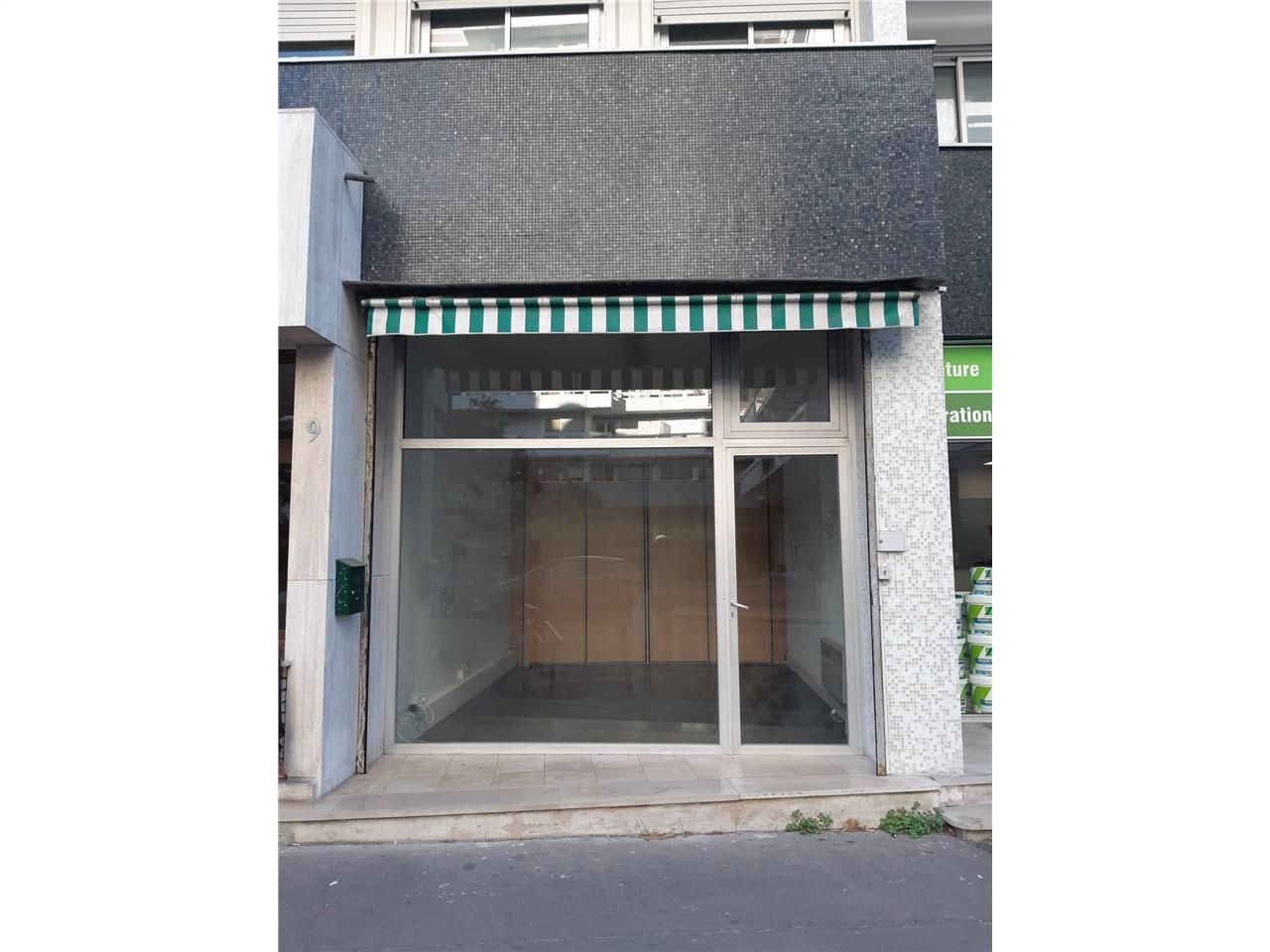 Location boutique 15 m² à Paris