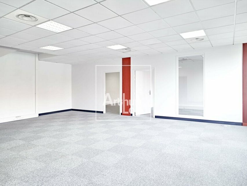 Immeuble de bureaux sécurisé 