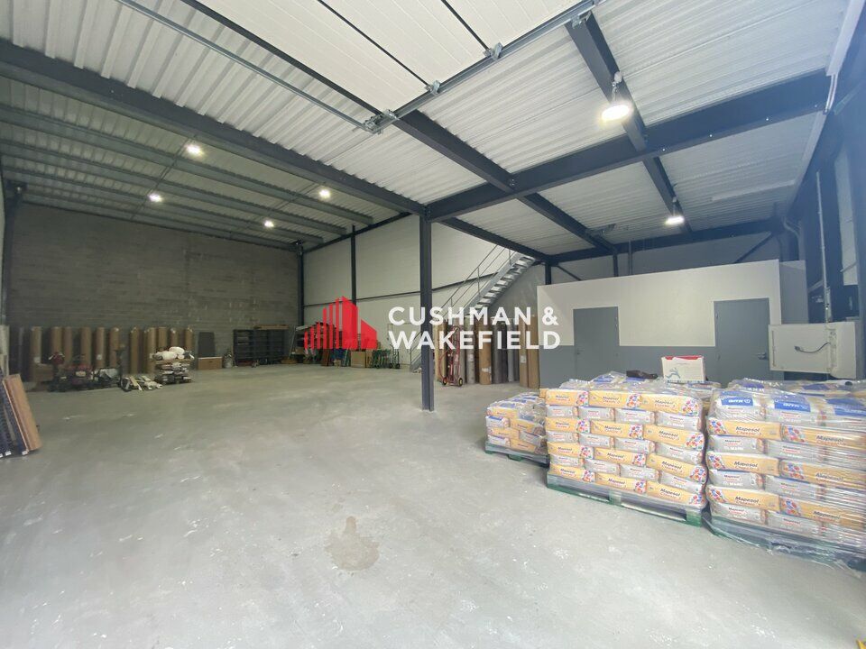 Vente local d''activites 340 m² non divisibles