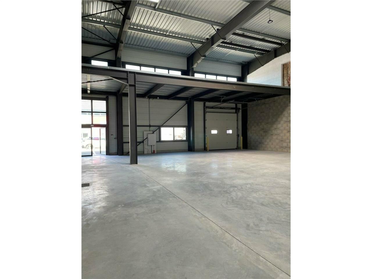 Location local d''activites 571 m² non divisibles