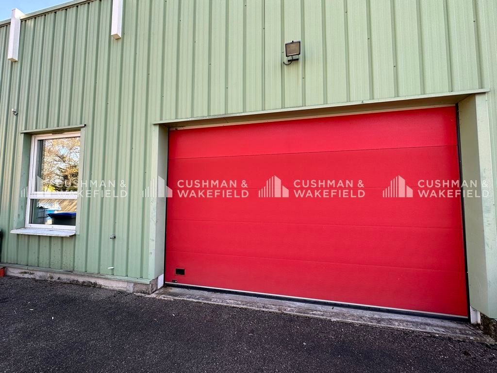 Location activités 130 m² non divisibles