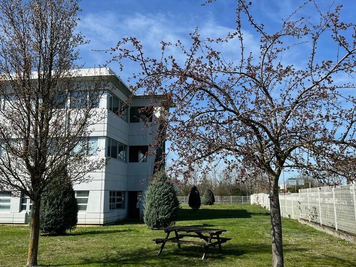 Bâtiment indépendant à vendre 