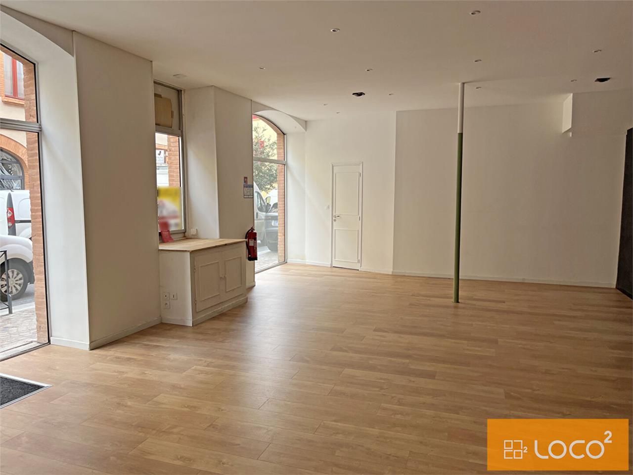 Location local commercial 275.00 m² à MONTAUBAN