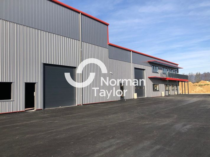 Vente local d''activites 4274 m² divisibles à partir de 160 m²