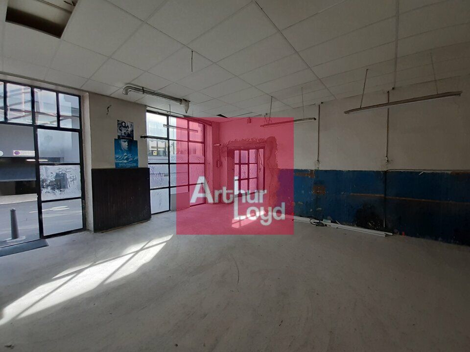 LOCAL COMMERCIAL A LOUER CLERMONT-FERRAND 240 M² +70 M² Réserves.