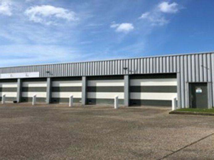 Location local d''activites 588 m² non divisibles
