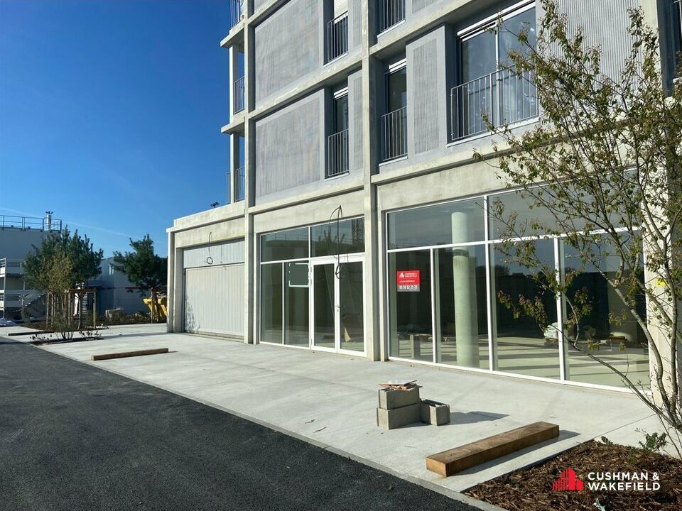 Local commercial à vendre - 307 m²