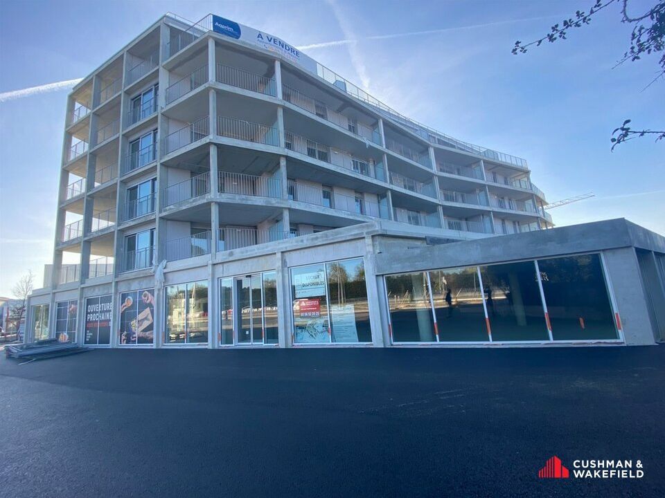 Vente local commercial 473.73 m² non divisibles