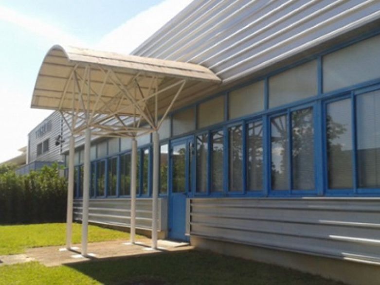 Location local d''activites 1160 m² divisibles à partir de 90 m²