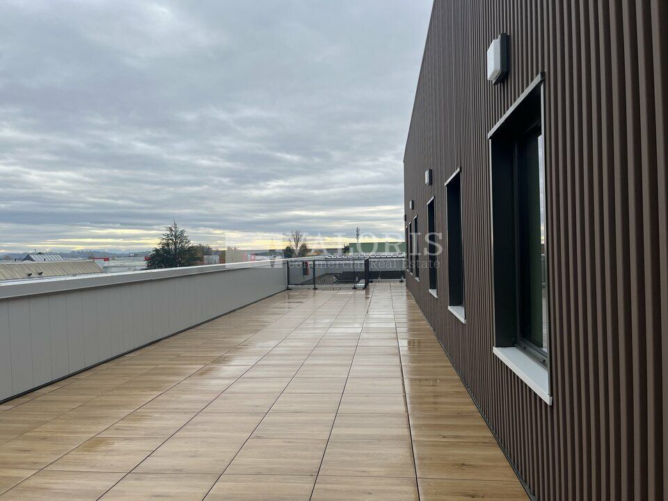 1130 m² pour ce bureaux en vente à Montluel
