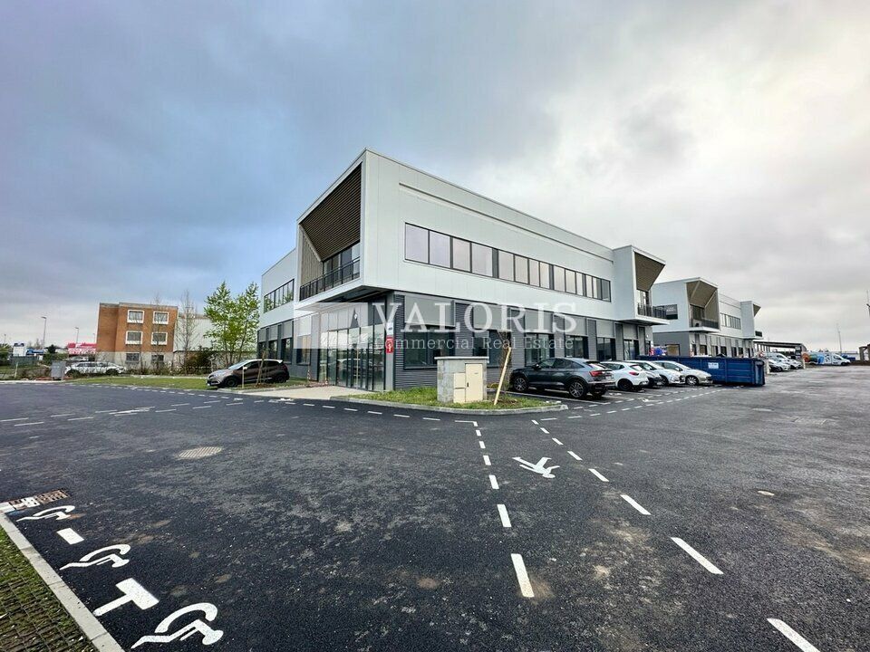 Location local d''activites 981 m² non divisibles