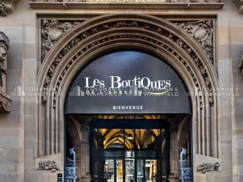 Location locaux commerciaux 374 m² non divisibles