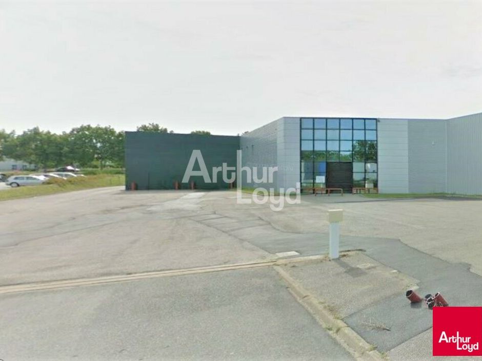 Location local d''activites 1270 m² non divisibles