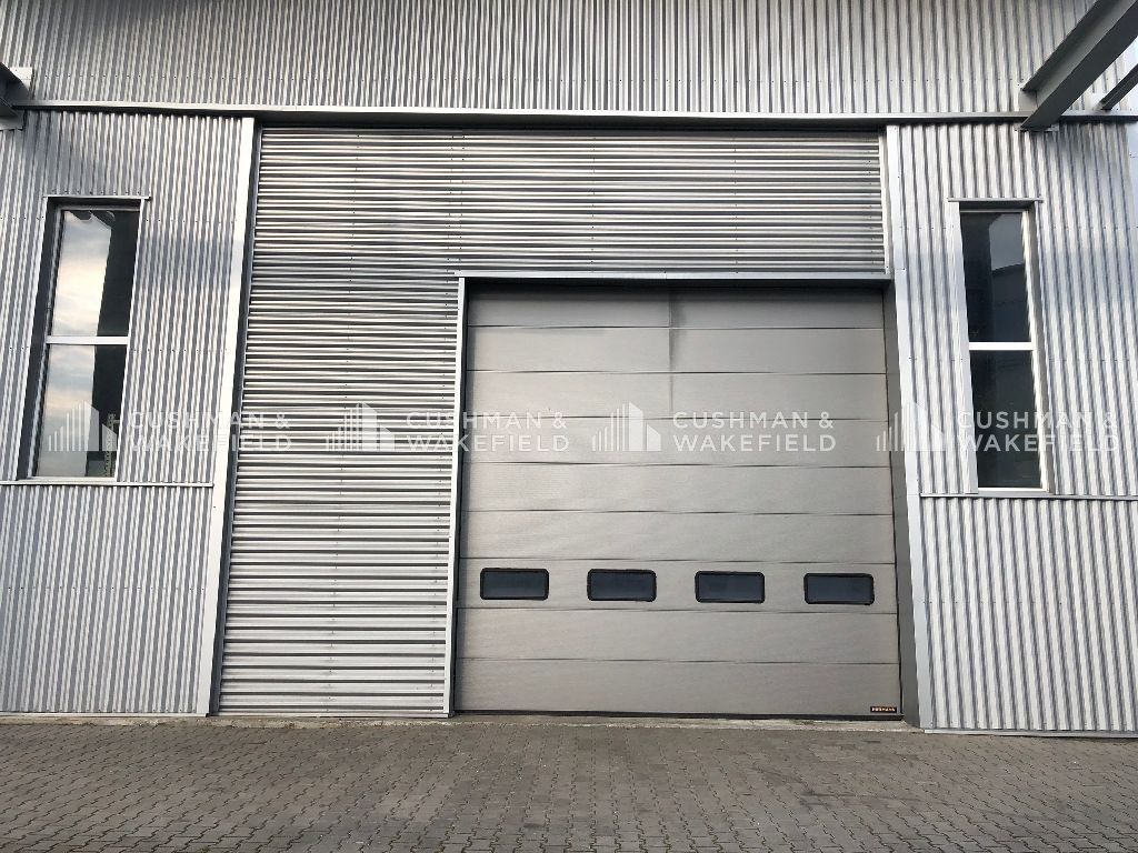 Location activités 340 m² non divisibles