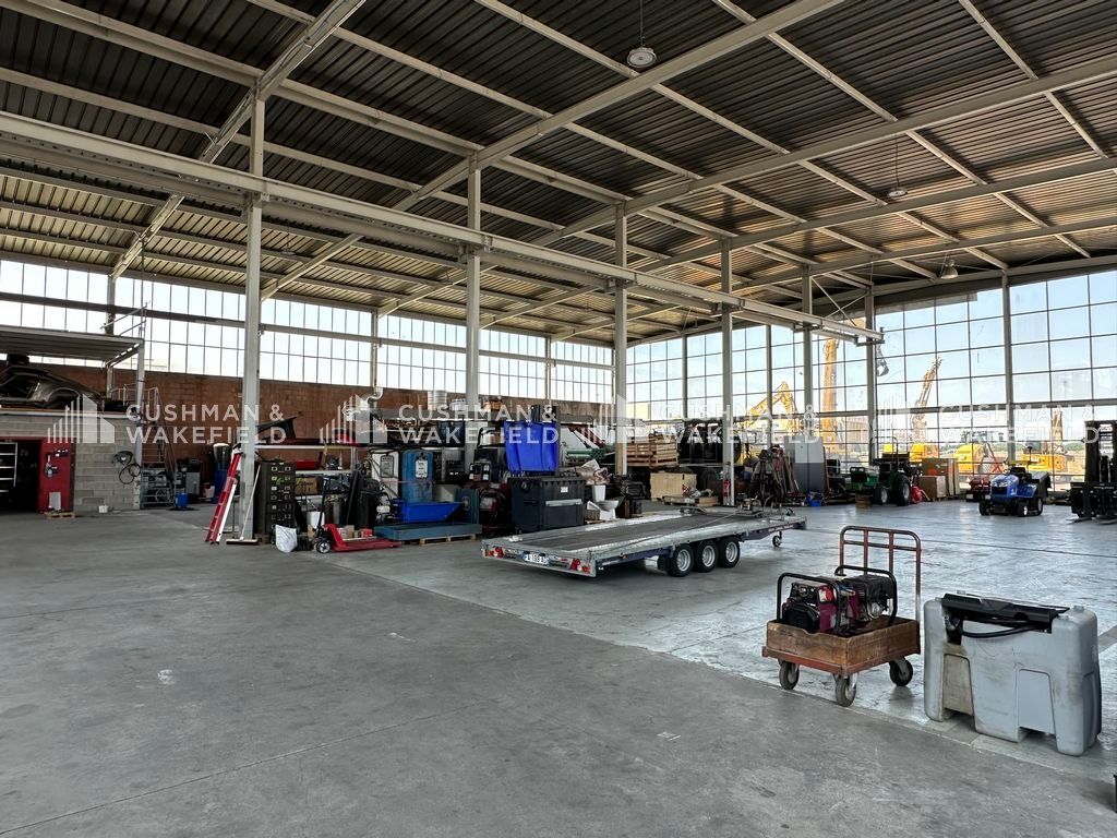 Location activités 1280 m² non divisibles