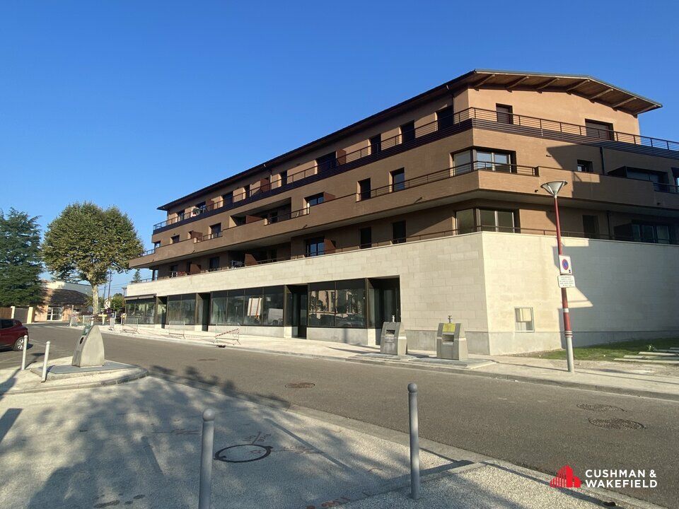 Location local commercial 257 m² non divisibles