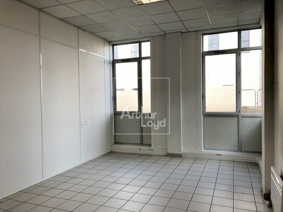 Vente investisseur - petit immeuble de bureaux SÉNART