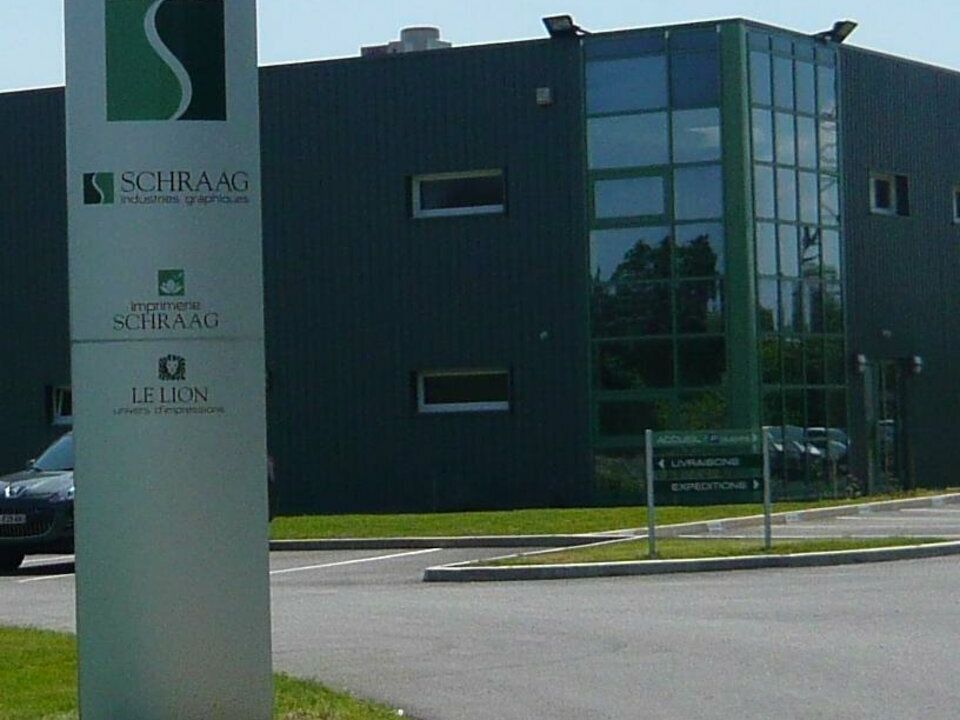 Location local d''activites 3100 m² non divisibles