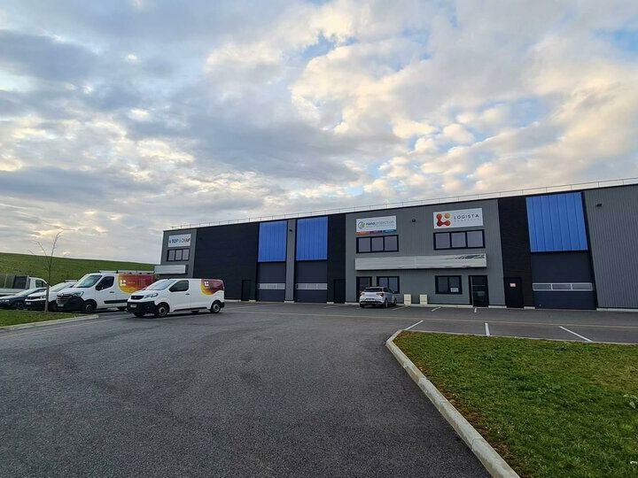 Location local d''activites 258 m² non divisibles